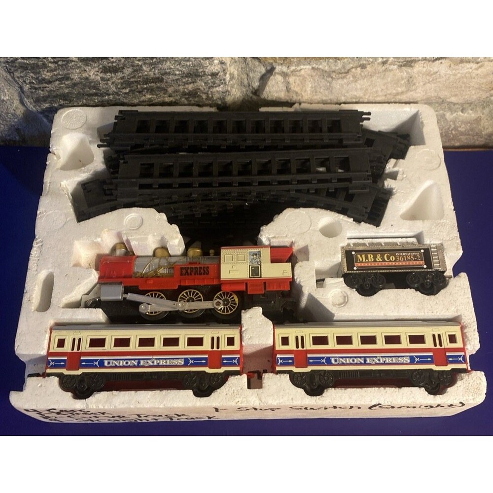 VTG QVC Union Express Train Sets w/ Engine, Cars and Track Tested Works